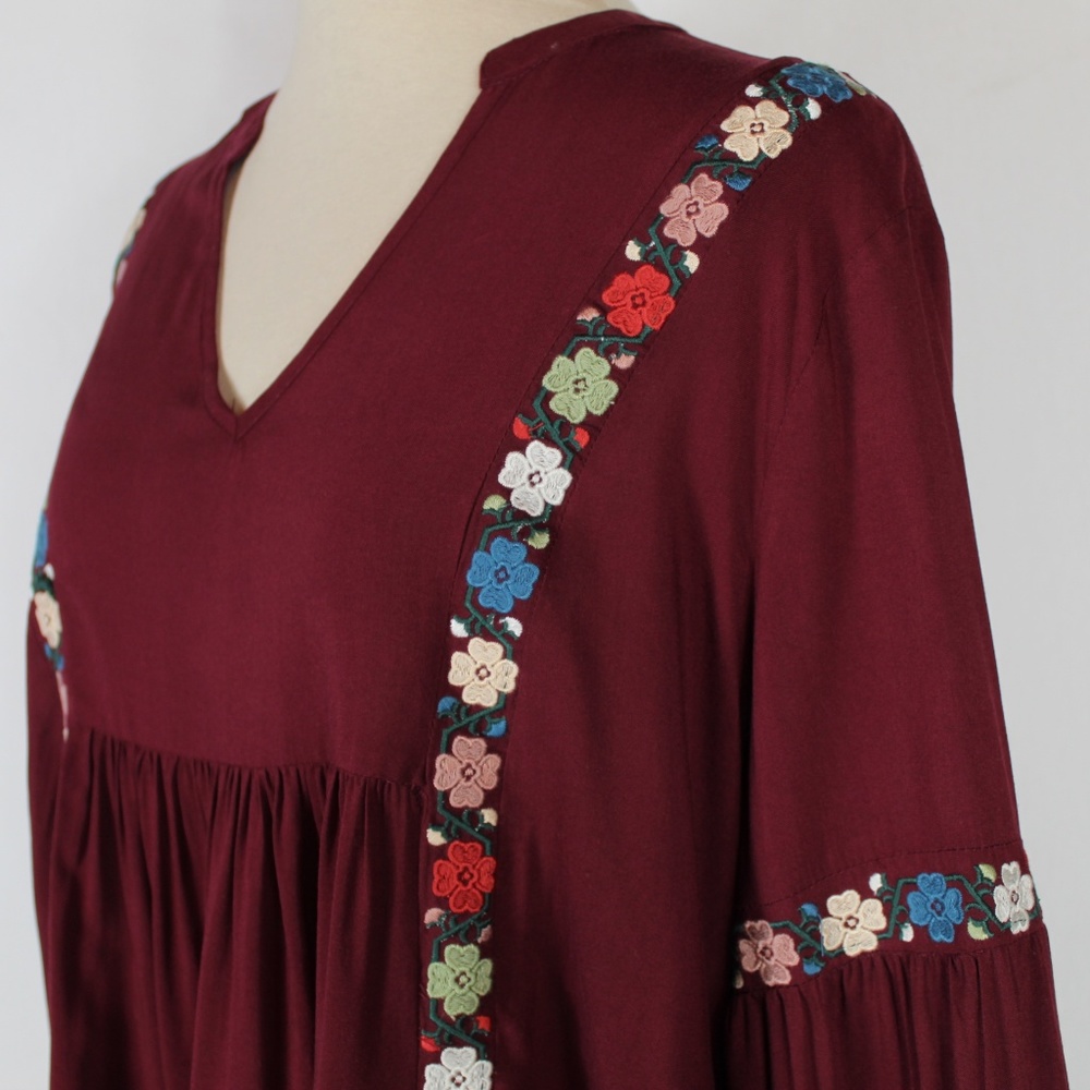 JODIFL Burgundy Floral Trim Tunic - Picture 4 of 4